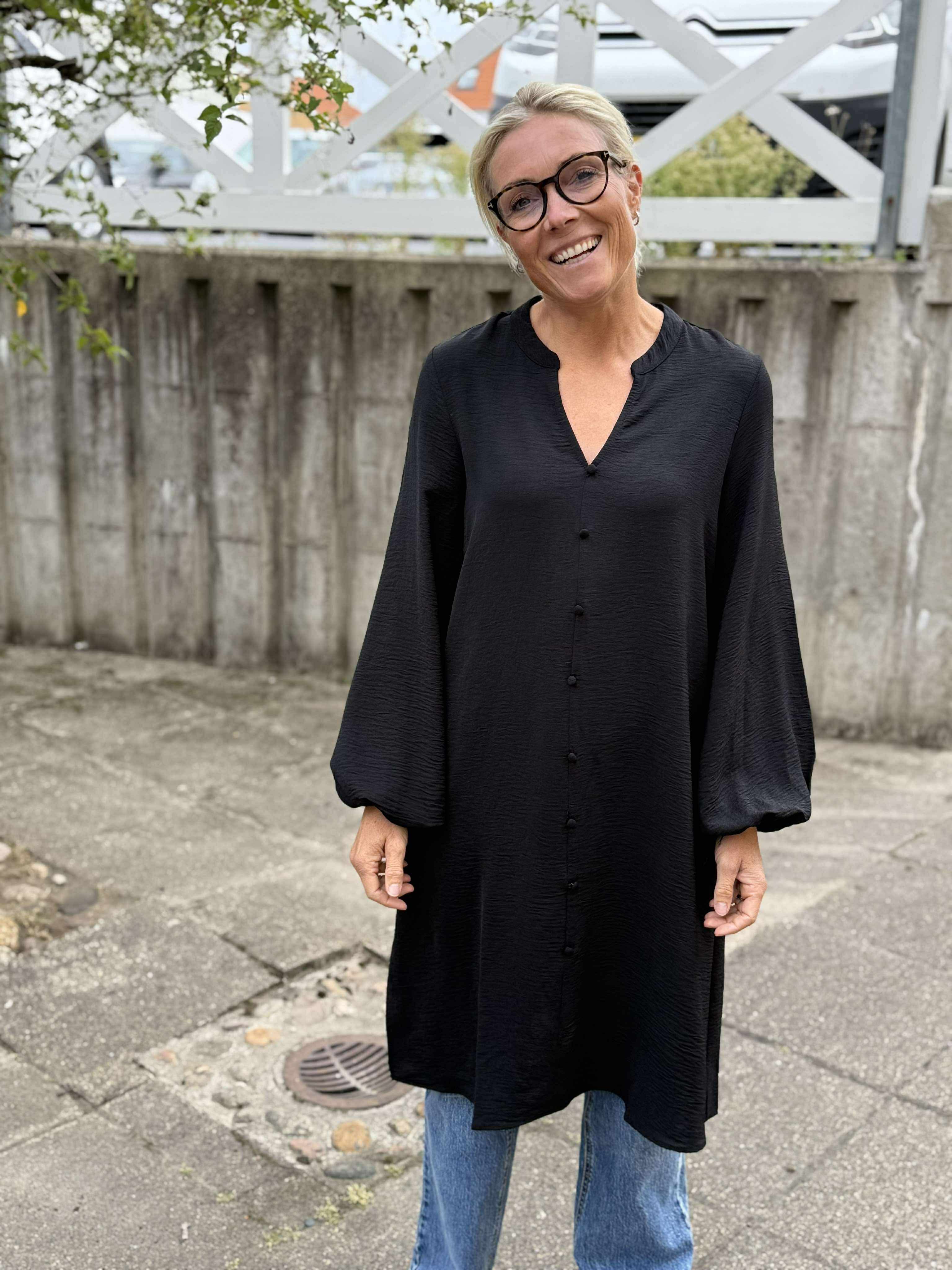 VMALVA Midi Dress - Black